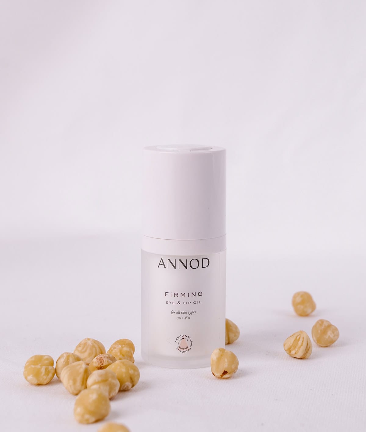 Firming Eye and Lip Oil with hazlenuts